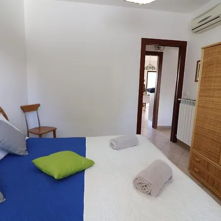 Matilde Holiday In 6 Guests شقة *