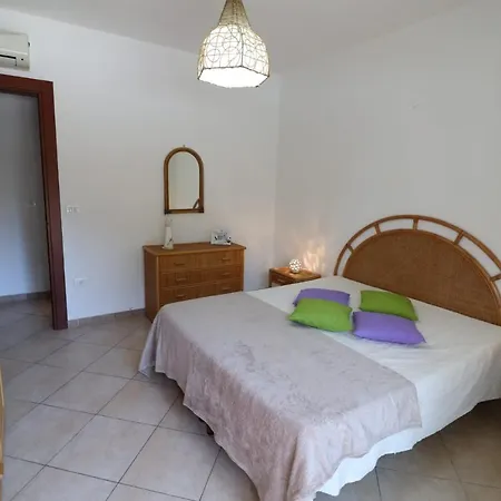 Matilde Holiday In 6 Guests Apartment